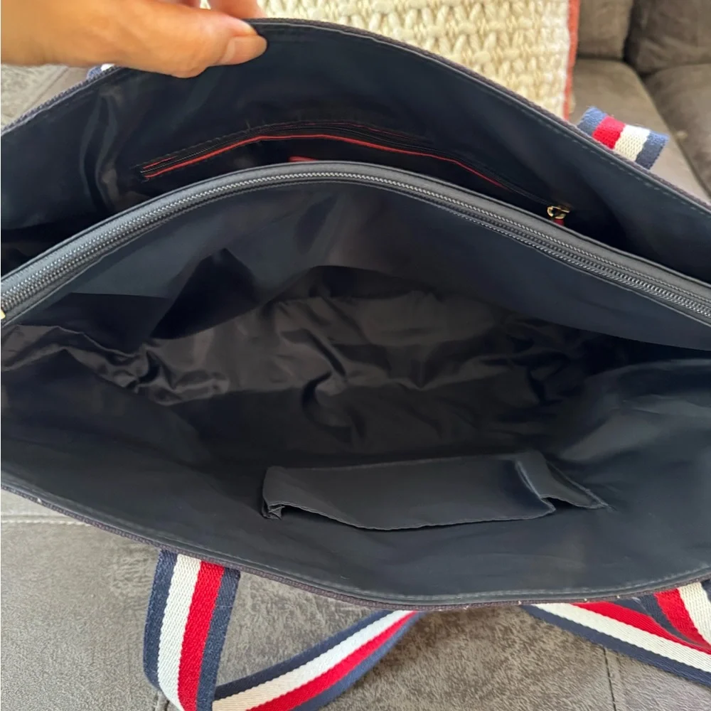 Tommy Hilfiger Black Tote and Wallet Set with Red and White Straps - Picture 10 of 12